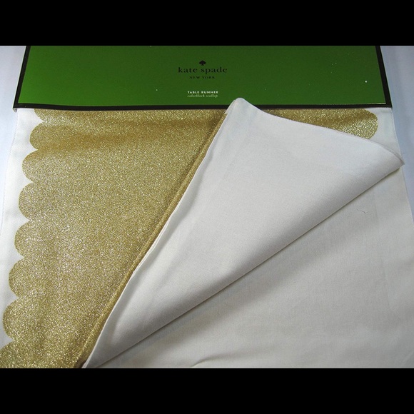 Kate Spade Christmas Gold Scallop Table Runner - Picture 4 of 5